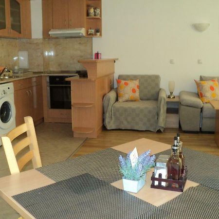 Meni Apartments And Guest Rooms Sozopol Exterior photo
