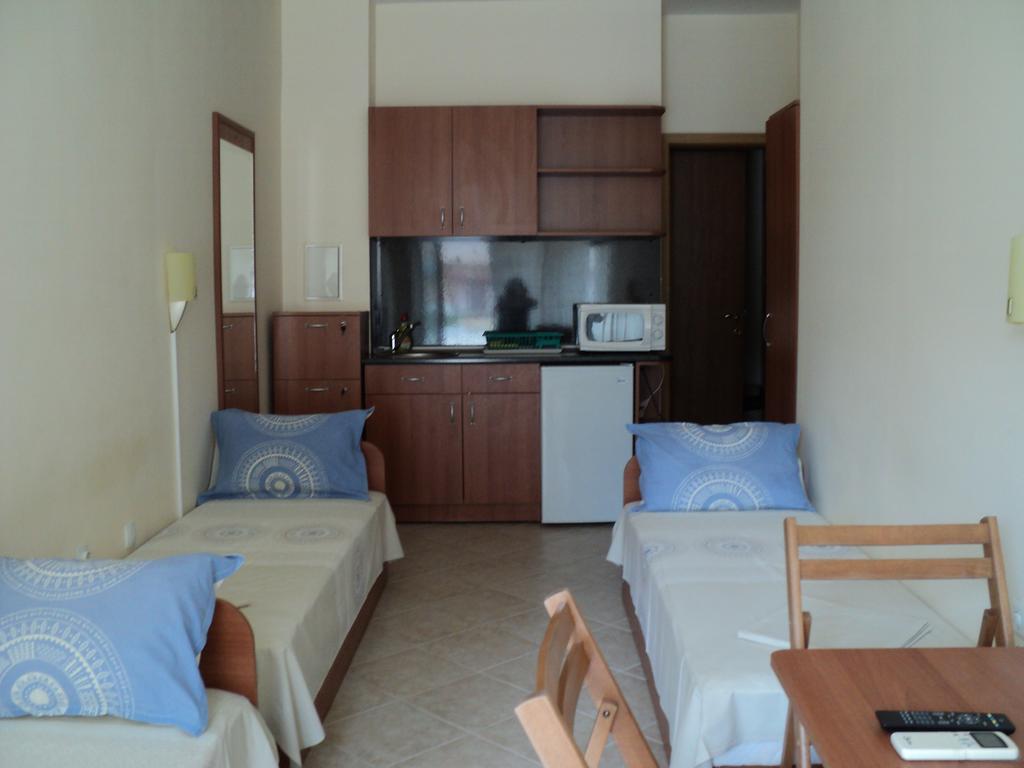 Meni Apartments And Guest Rooms Sozopol Exterior photo