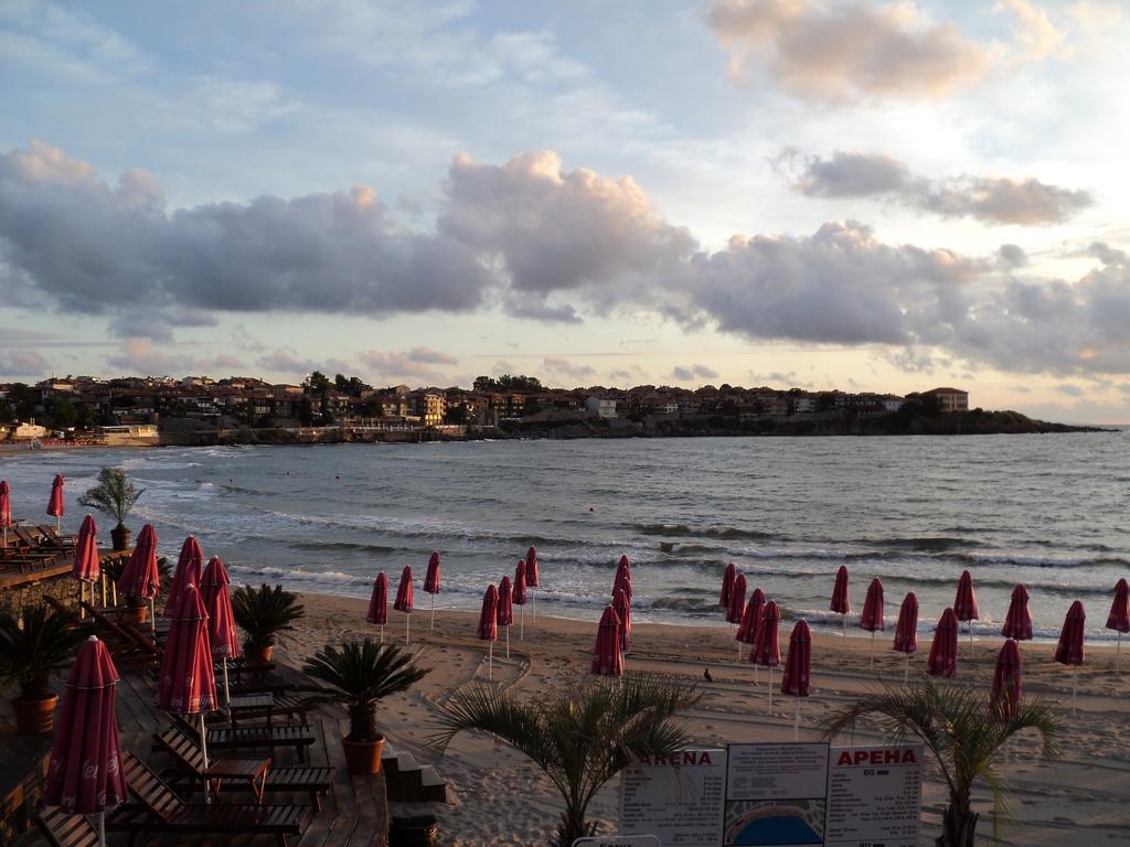 Meni Apartments And Guest Rooms Sozopol Exterior photo