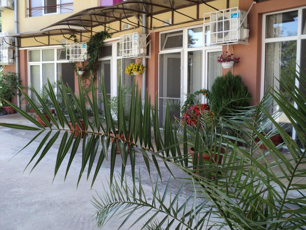 Meni Apartments And Guest Rooms Sozopol Exterior photo